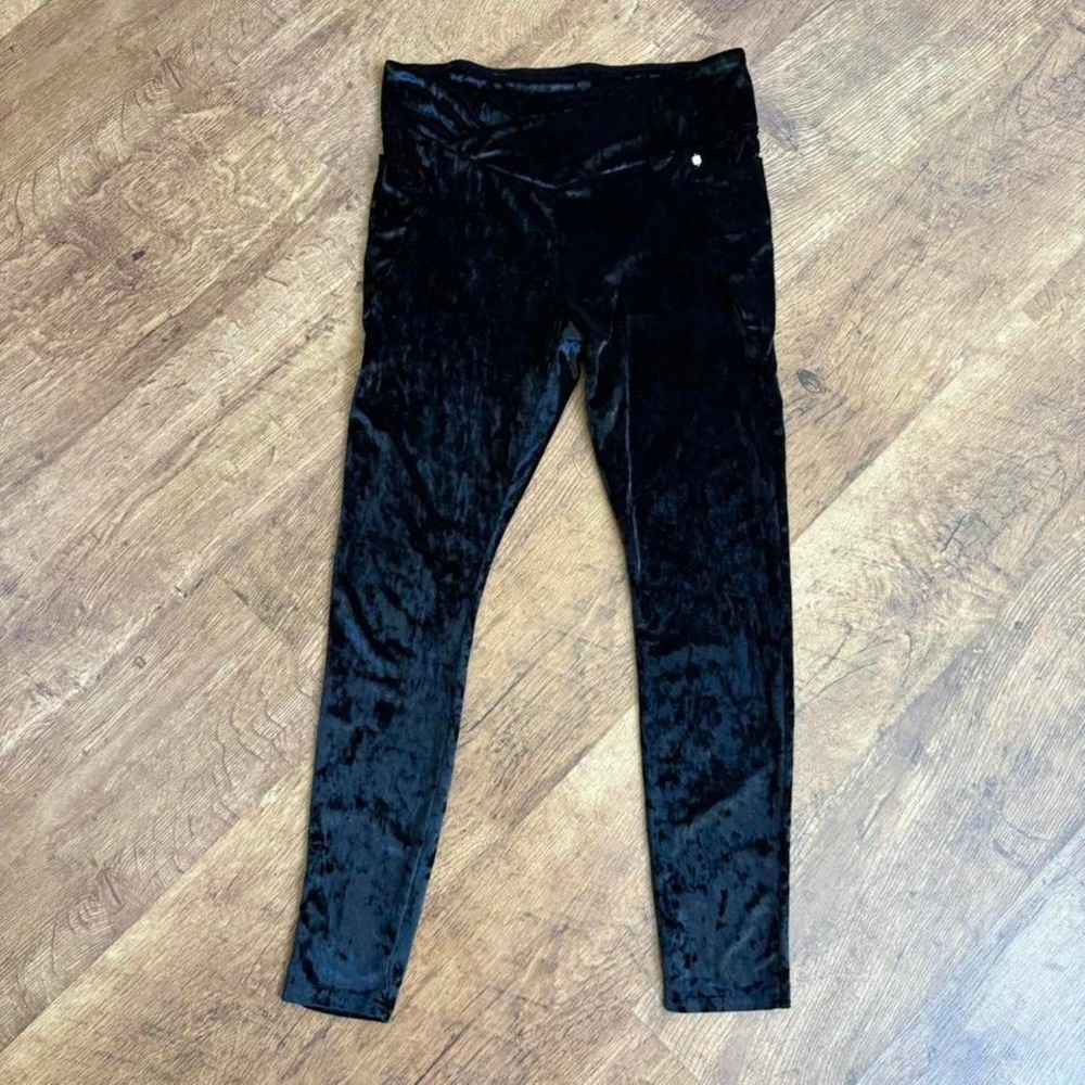 Black velvet leggings by Fabletics size XL, comfy, casual